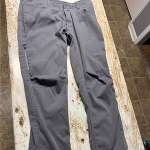 Under Armour Men's Gray Cargo Pants 38x32